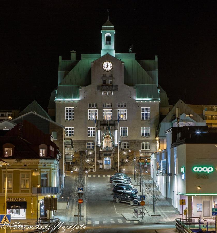 Appartamento Laegenhet Med Havsutsikt Strömstad Esterno foto